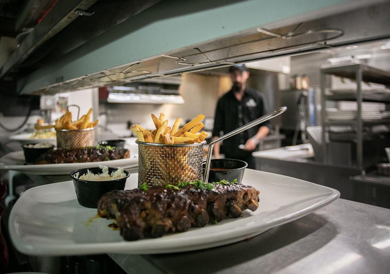 Hotel Le Littoral Bistro Gourmand Et Auberge Sainte Anne-des-Chênes Esterno foto